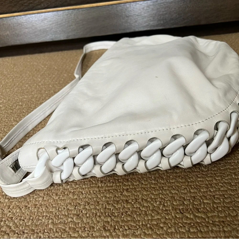 White Chanel Hobo shoulder bag - Picture 7 of 8
